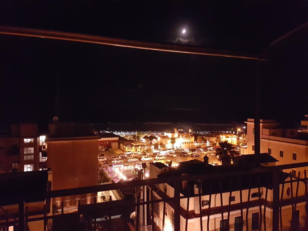 شقة Mary'S Penthouse ليدو دي أوستيا المظهر الخارجي الصورة